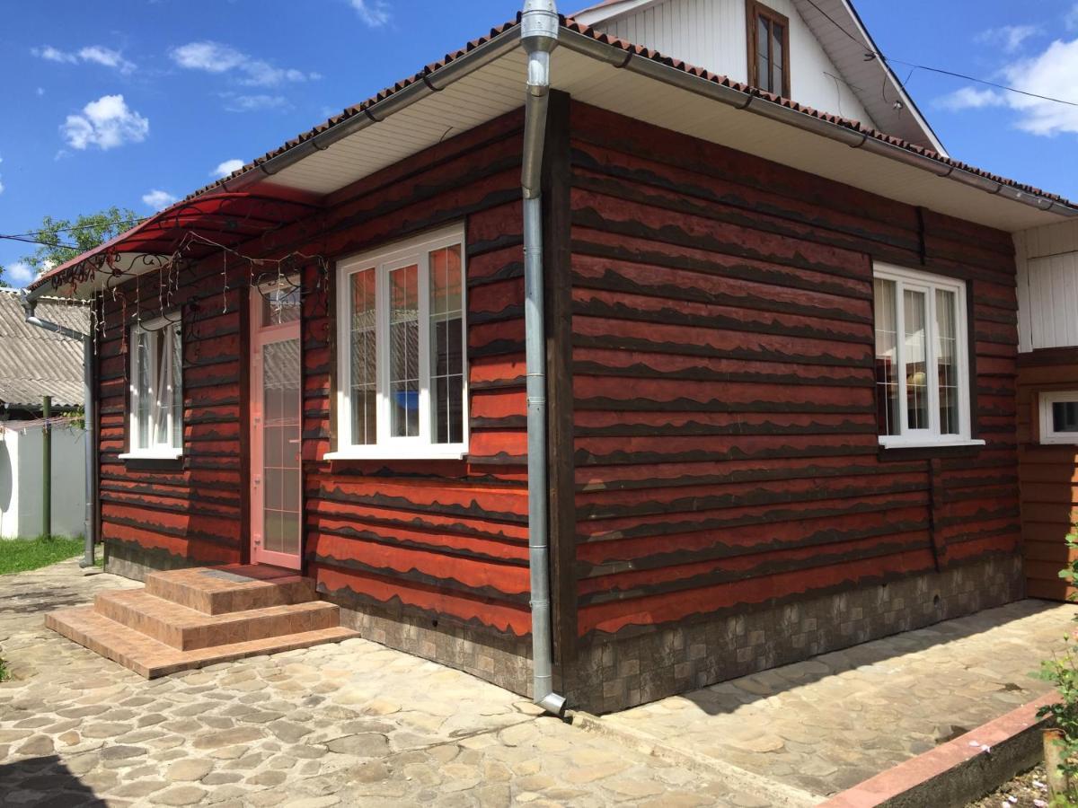Котетж У Вілла Діола Kosiv Exterior foto