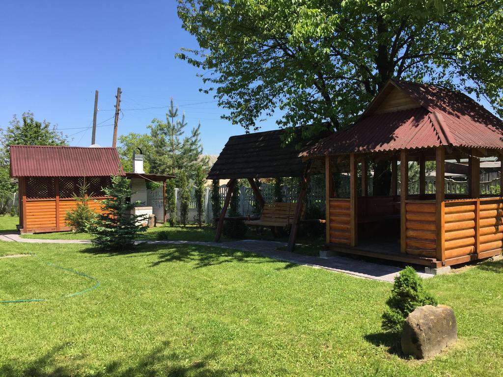 Котетж У Вілла Діола Kosiv Exterior foto