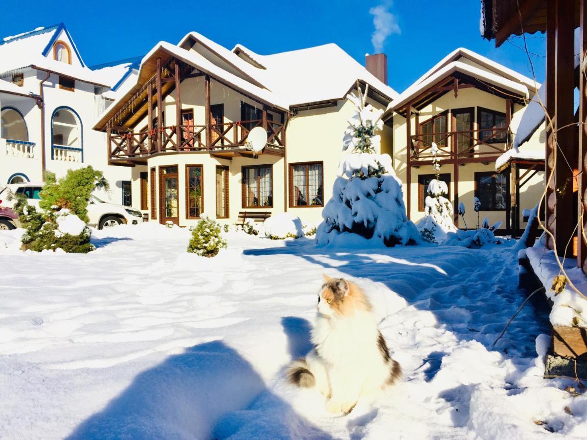 Котетж У Вілла Діола Kosiv Exterior foto